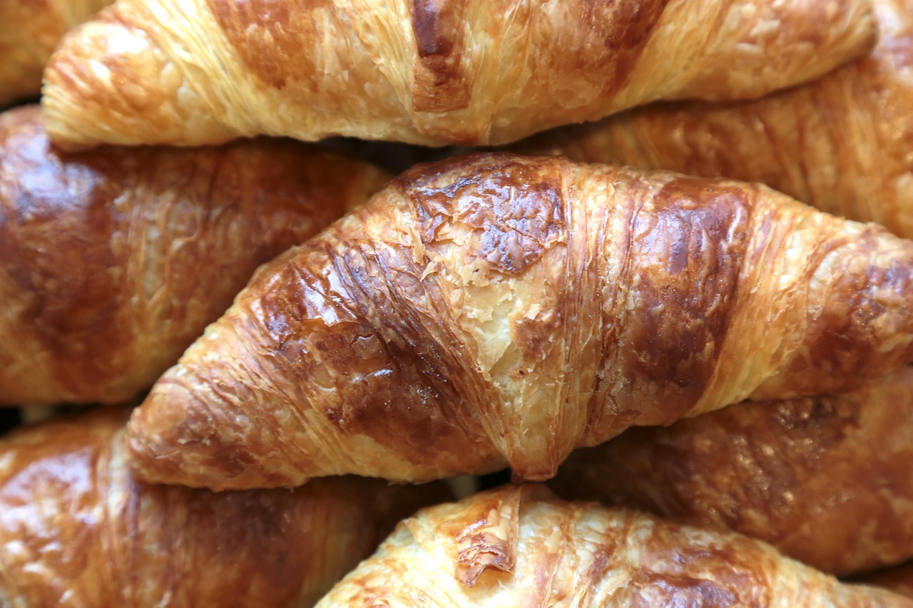 cate calorii are un croissant cu unt