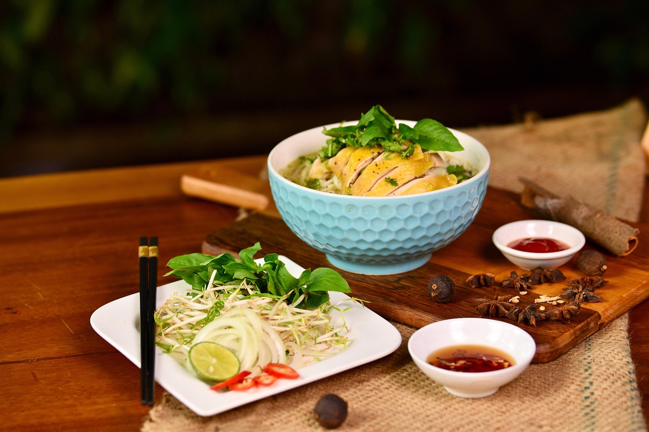 Ce ingrediente imi trebuie pentru noodles cu pui?