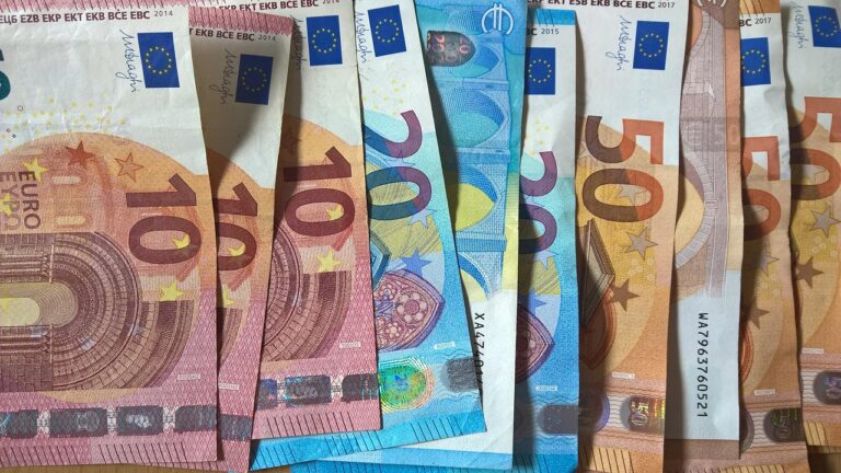 cine este pe bancnota de 1 leu