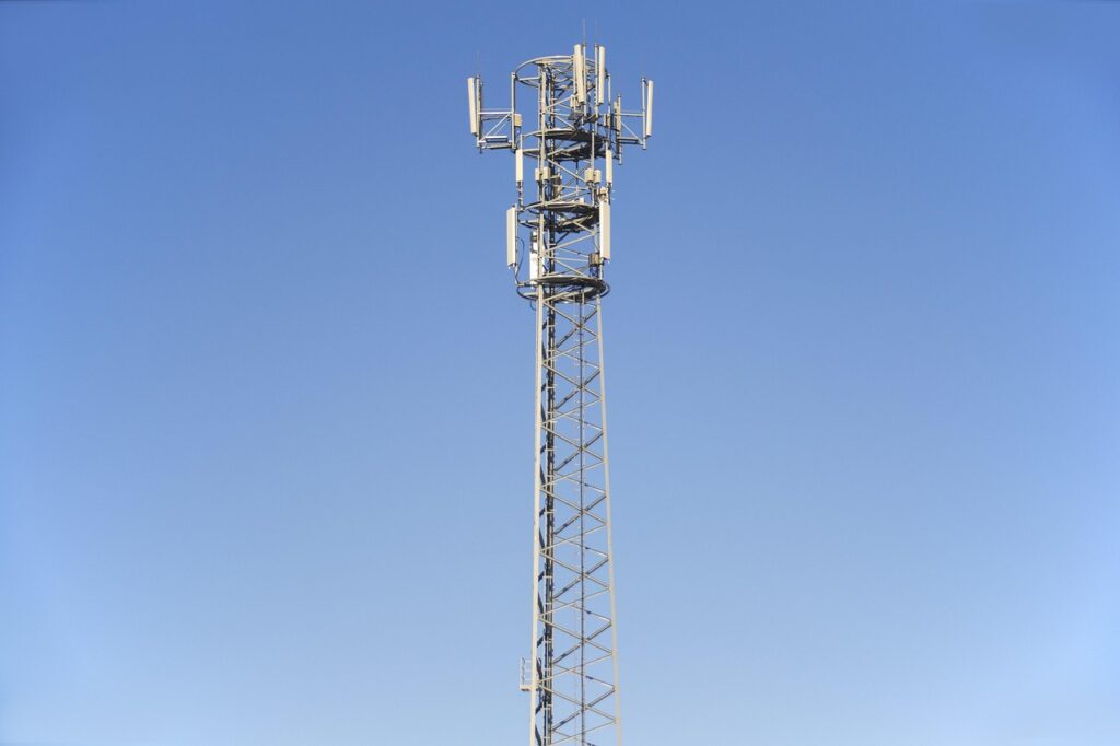 Ce poate face un microfon de filaj cu conectare GSM in utilizarea zilnica